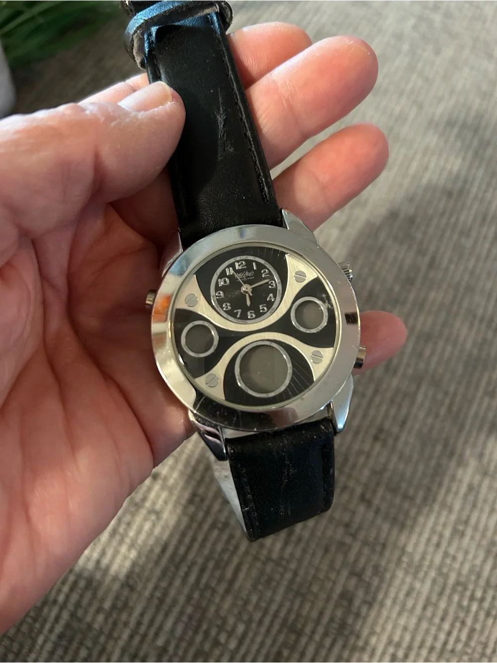 Massimo analog watch silver bezel black face black strap (with flaws)
